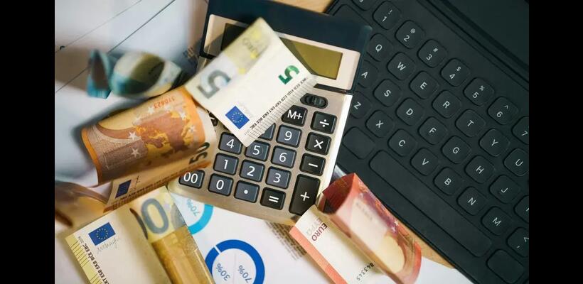 Συνεχίζονται οι διαβουλεύσεις για τη συνταξιοδοτική μεταρρύθμιση - Στο τραπέζι εναλλακτικές για την αναλογιστική μείωση 12%