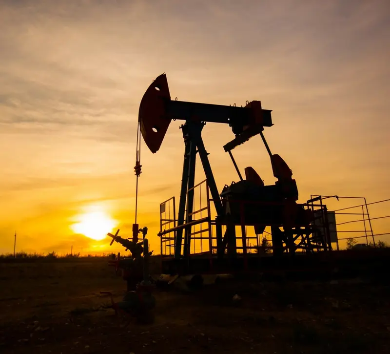 Πετρέλαιο: Πάνω από τα $100 αμερικανικό αργό και brent – O Τραμπ απειλεί με πλήγματα στο νησί Χαργκ