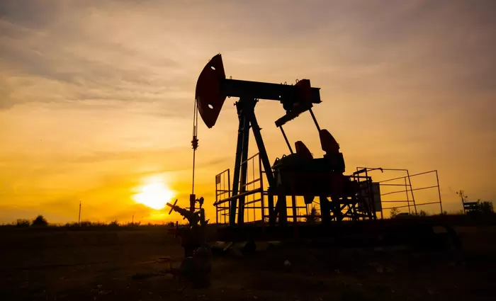 Πετρέλαιο: Πάνω από τα $100 αμερικανικό αργό και brent – O Τραμπ απειλεί με πλήγματα στο νησί Χαργκ