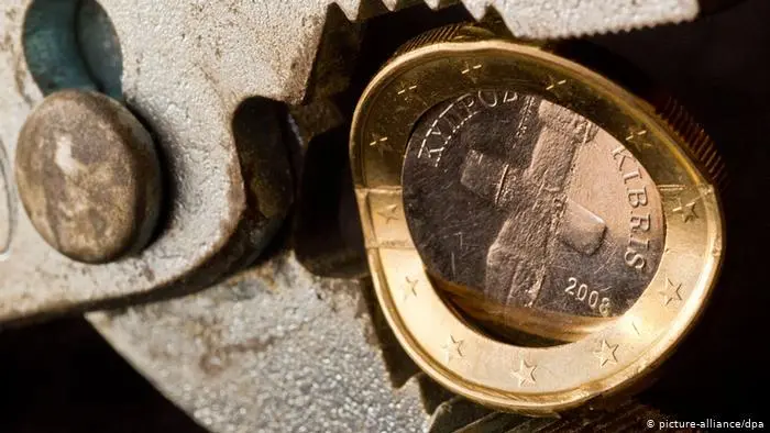 Μέτρα μαχαιριά στην καρδιά της κατανάλωσης