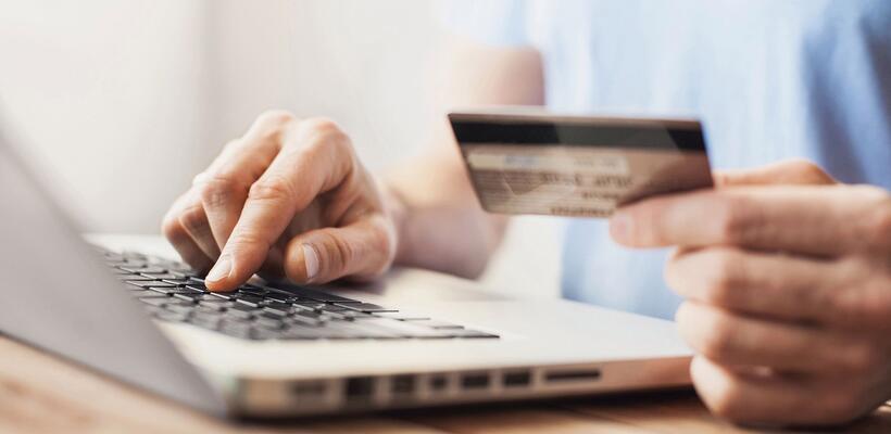 Έρευνα: Πόση ώρα είναι online οι Έλληνες;