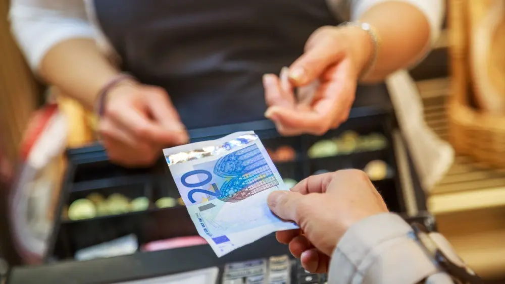 Εκτόξευση εναρμονισμένου πληθωρισμού στο 5,2% τον Αύγουστο  - Παραμένει ο τρίτος υψηλότερος στην ΕΕ