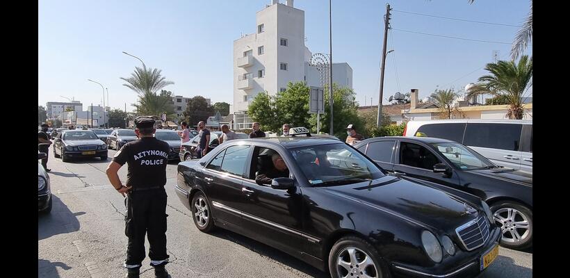 «Καρκίνωμα» για τον κλάδο των ταξί η πειρατεία - Στο παιχνίδι και οι Ισραηλίτες