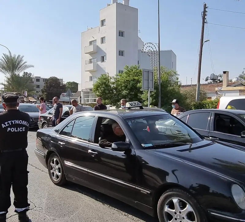 «Καρκίνωμα» για τον κλάδο των ταξί η πειρατεία - Στο παιχνίδι και οι Ισραηλίτες