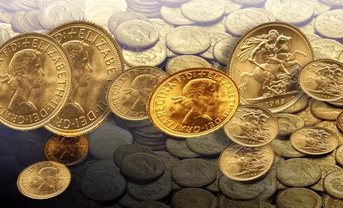 Οι Έλληνες πωλούν μαζικά χρυσές λίρες στη σκιά του πολέμου