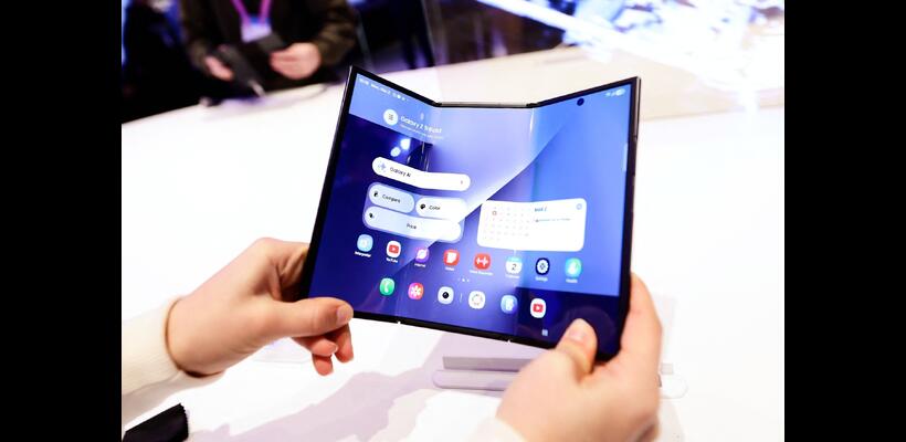 Γιατί η Samsung φρενάρει τις πωλήσεις του Galaxy Z TriFold των $2.899 μόλις τρεις μήνες μετά την κυκλοφορία του