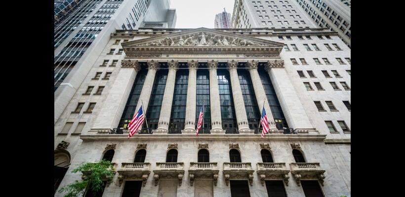 Wall Street: Αντιστέκεται στις γεωπολιτικές πιέσεις με το βλέμμα στη Fed