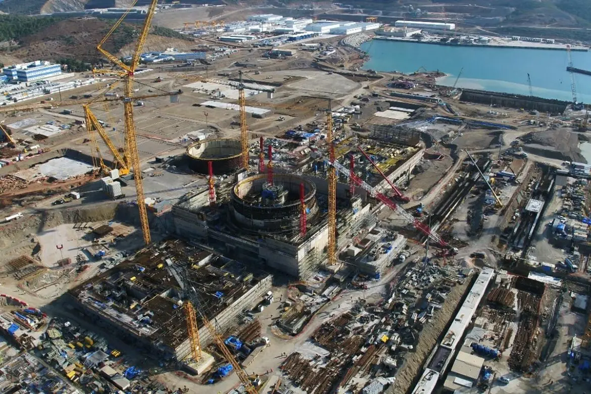 Ανάβει ο πρώτος αντιδραστήρας του πυρηνικού εργοστασίου στο Άκουγιου