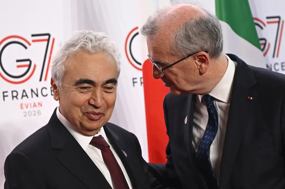 ΙΕΑ: Τα παγκόσμια αποθέματα πετρελαίου εξαντλούνται – Καμπανάκι για τρόφιμα και πληθωρισμό
