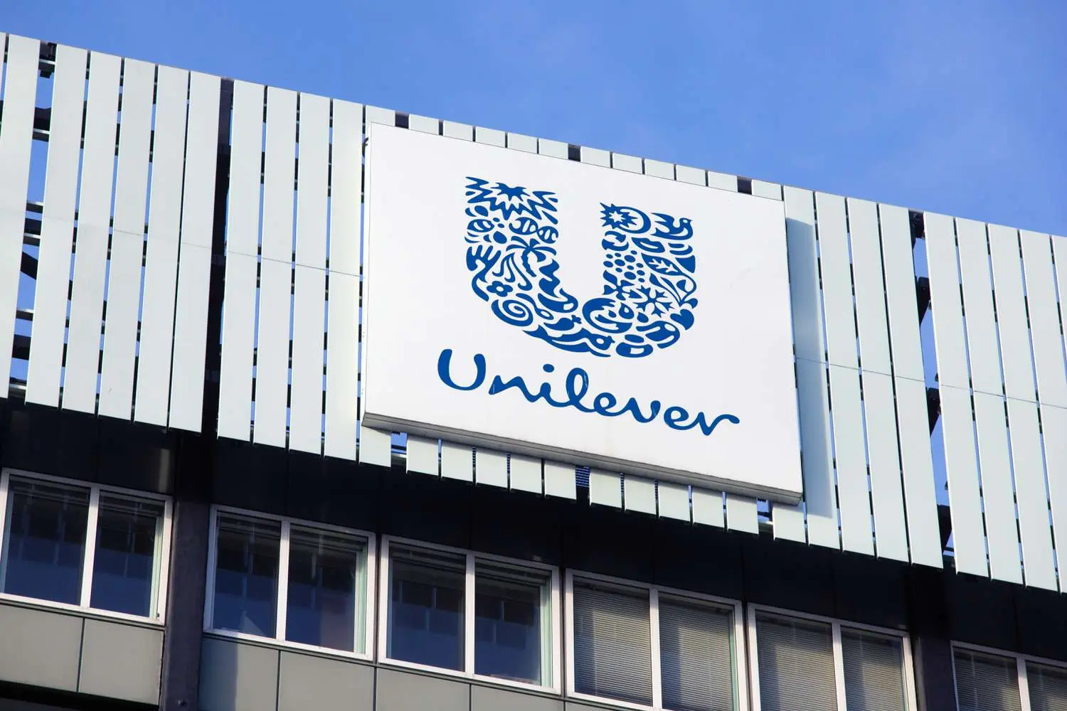 Unilever: Εξετάζει spin-off του τομέα τροφίμων και στροφή σε ομορφιά και wellbeing