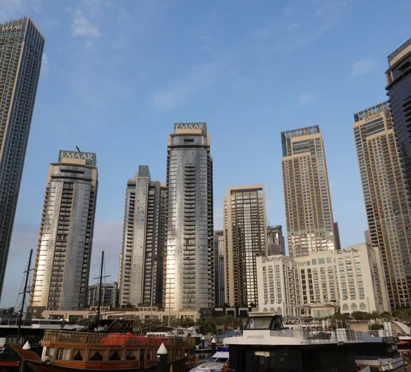 Οι ρουκέτες του Ιράν γκρεμίζουν τις τιμές των ξενοδοχείων στο Ντουμπάι