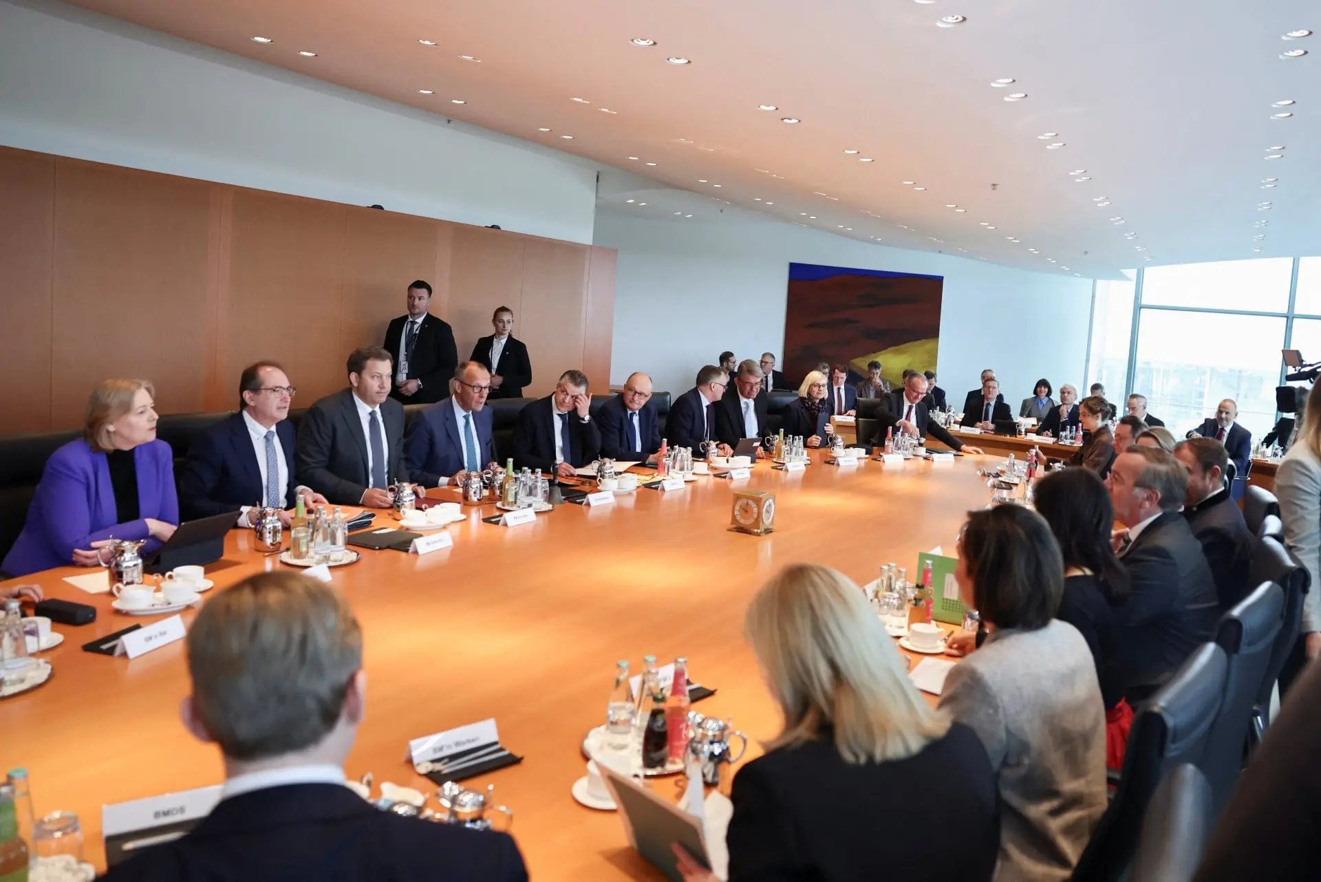 Γερμανία: Η κυβέρνηση θα διαθέσει 10 δισεκ. ευρώ για την ενίσχυση της πολιτικής άμυνας