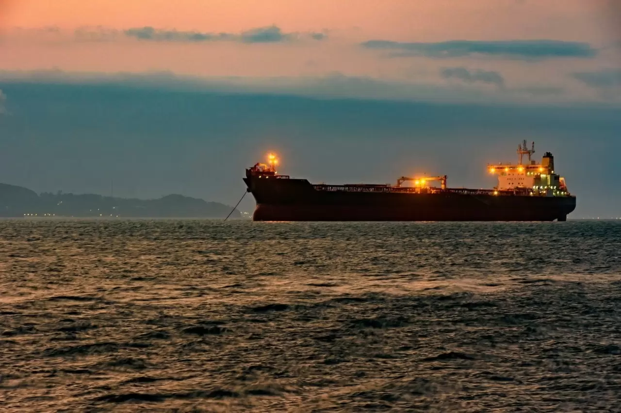 Η Ρωσία επεκτείνει τον «σκιώδη» στόλο LNG με 4 δεξαμενόπλοια για να ενισχύσει τις εξαγωγές