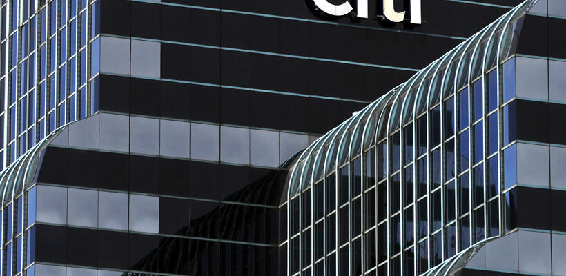 Ανώτερο στέλεχος τράπεζας απολύθηκε για κλοπή φαγητού