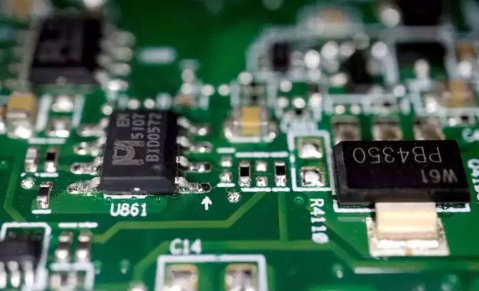 Σε άμεσο κίνδυνο η εφοδιαστική αλυσίδα της κρίσιμης βιομηχανίας τσιπ – Βυθίζονται οι μετοχές τεχνολογίας στην Ασία