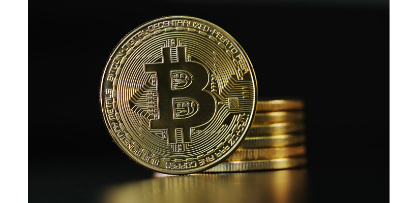 Bitcoin: Σκαρφάλωσε πάνω από 82.000 δολ. με ώθηση από το πετρέλαιο