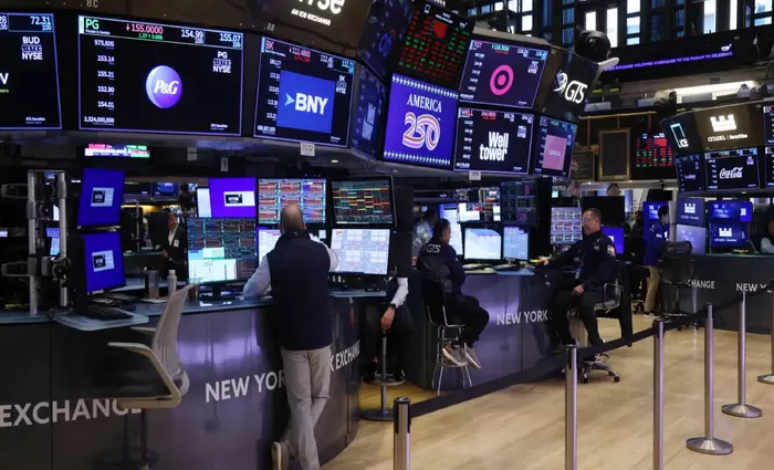 Νέες απώλειες στη Wall Street με φόντο το sell off στα μικροτσίπ