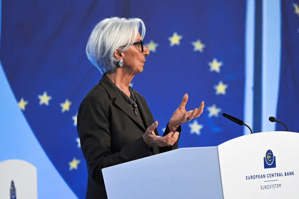 ΕΚΤ: Αμετάβλητα τα επιτόκια για έκτη συνεχόμενη συνεδρίαση - Τα σενάρια για τον πόλεμο