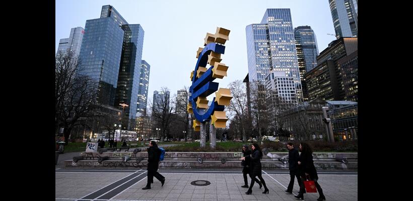 Συνεδριάζει η ΕΚΤ για τα επιτόκια με φόντο την απειλή του πληθωρισμού