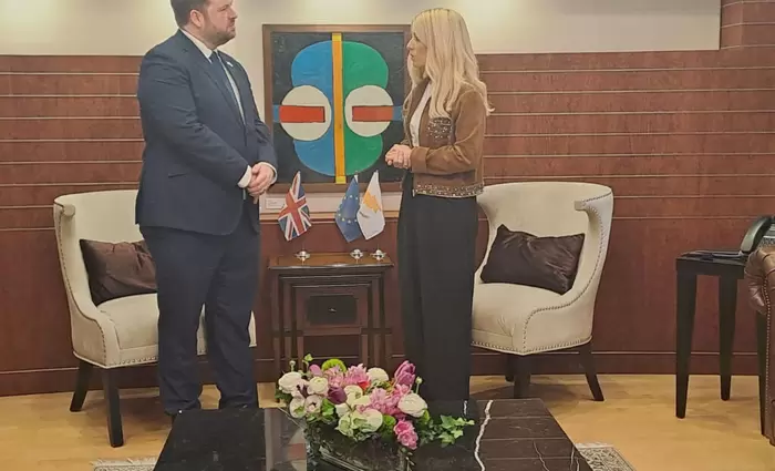 Ο Υφ. Εξωτερικών Βρετανίας διαβεβαιώνει ότι η Κύπρος θεωρείται ασφαλής χώρα