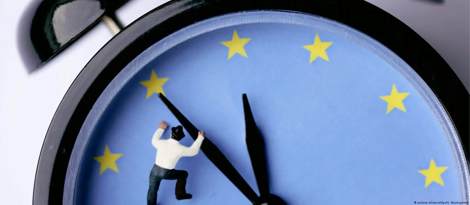 Ξημερώνει η μέρα με τις 25 ώρες - Γιατί δεν καταργήθηκε η αλλαγή της ώρας;