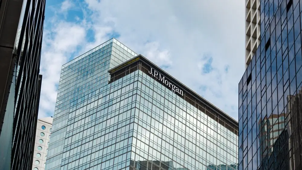Fed: Μείωση επιτοκίων τον Σεπτέμβριο βλέπει και η J.P.Morgan
