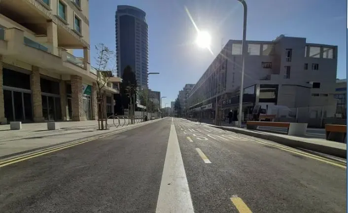 Έτοιμη για το αυριανό της άνοιγμα η Μακαρίου Γ' - (ΦΩΤΟΡΕΠΟΡΤΑΖ)