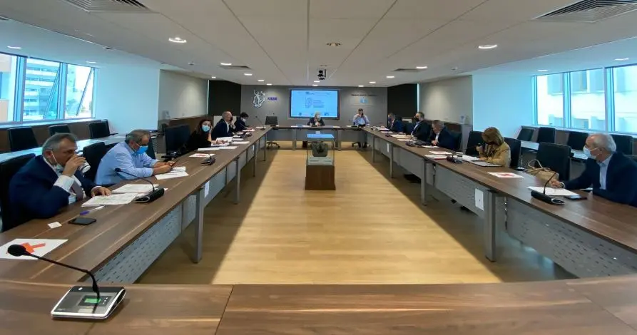 Άνοιξαν τα χαρτιά τους για απασχόληση ξένων εργατών