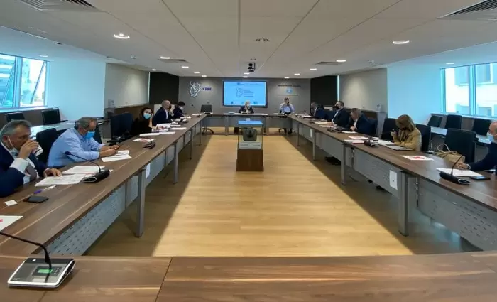 Άνοιξαν τα χαρτιά τους για απασχόληση ξένων εργατών