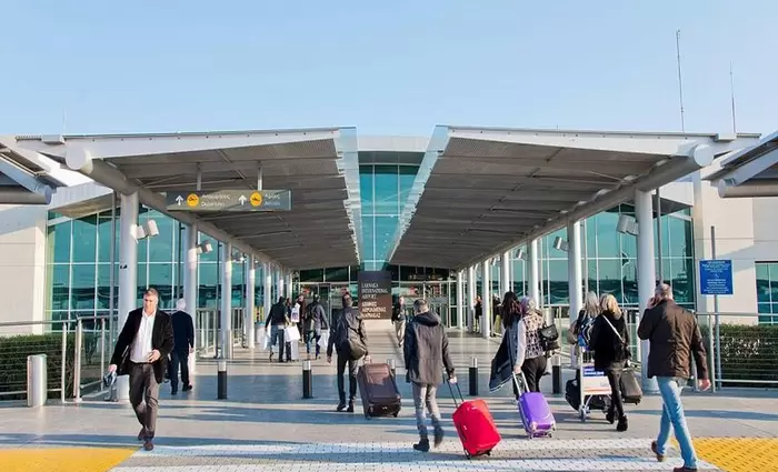 Εργαζόμενοι εντός των αεροδρομίων ανησυχούν για την υγεία τους