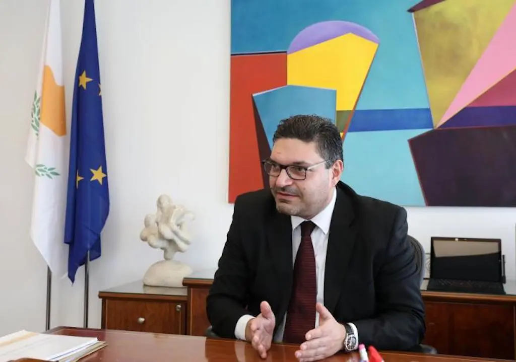 Σχέδιο προσέλκυσης εργαζομένων θα εφαρμόσει το ΥΠΟΙΚ