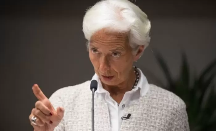 Ανησυχεί και «τραβάει το αφτί» των κυβερνήσεων η Λαγκάρντ