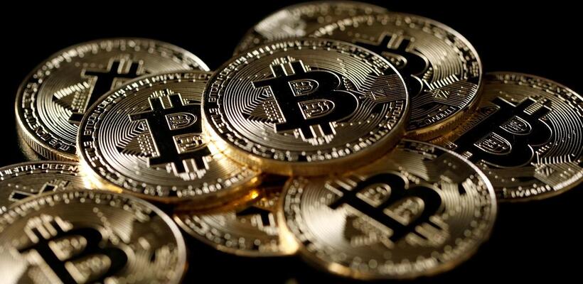 Κατρακυλάει η αξία του bitcoin