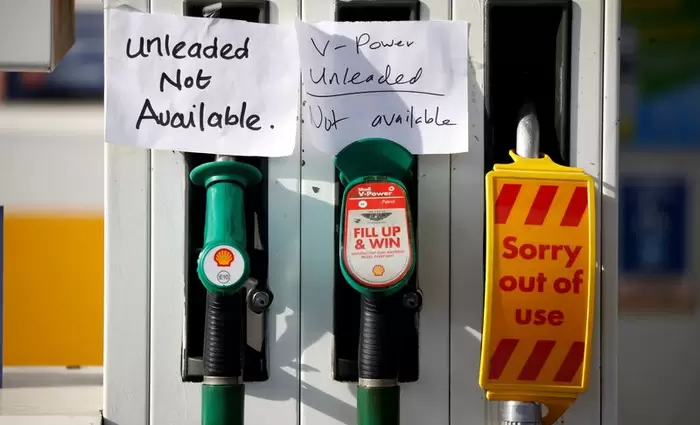 Βρετανία: Μην γεμίζετε τα μπουκάλια νερού με καύσιμα