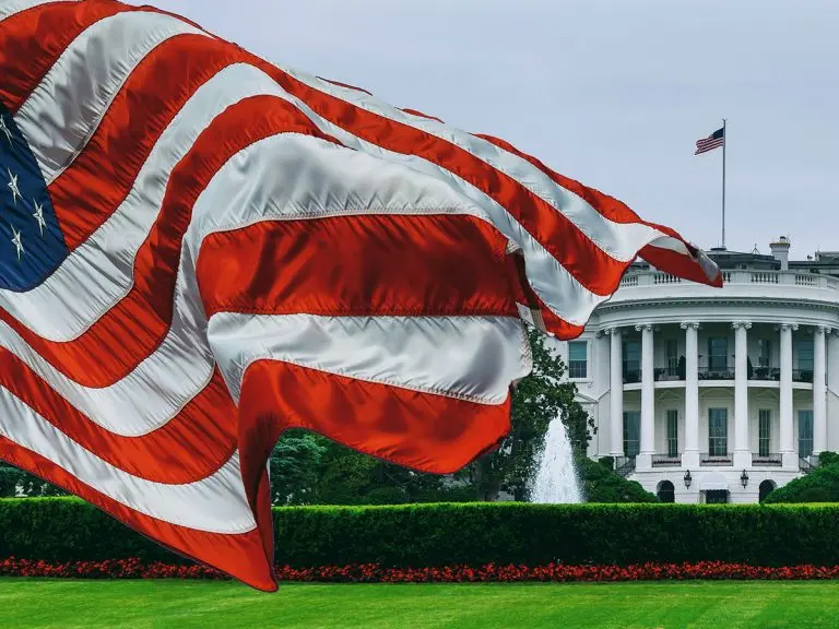 Bloomberg: Οι ΗΠΑ ετοιμάζονται να πλήξουν το Ιράν τις επόμενες ημέρες