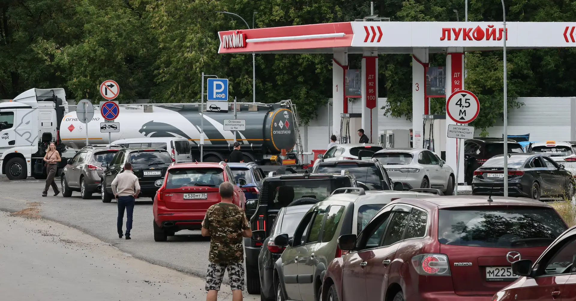 Η Ρωσία πραγματοποίησε την πρώτη εισαγωγή βενζίνης