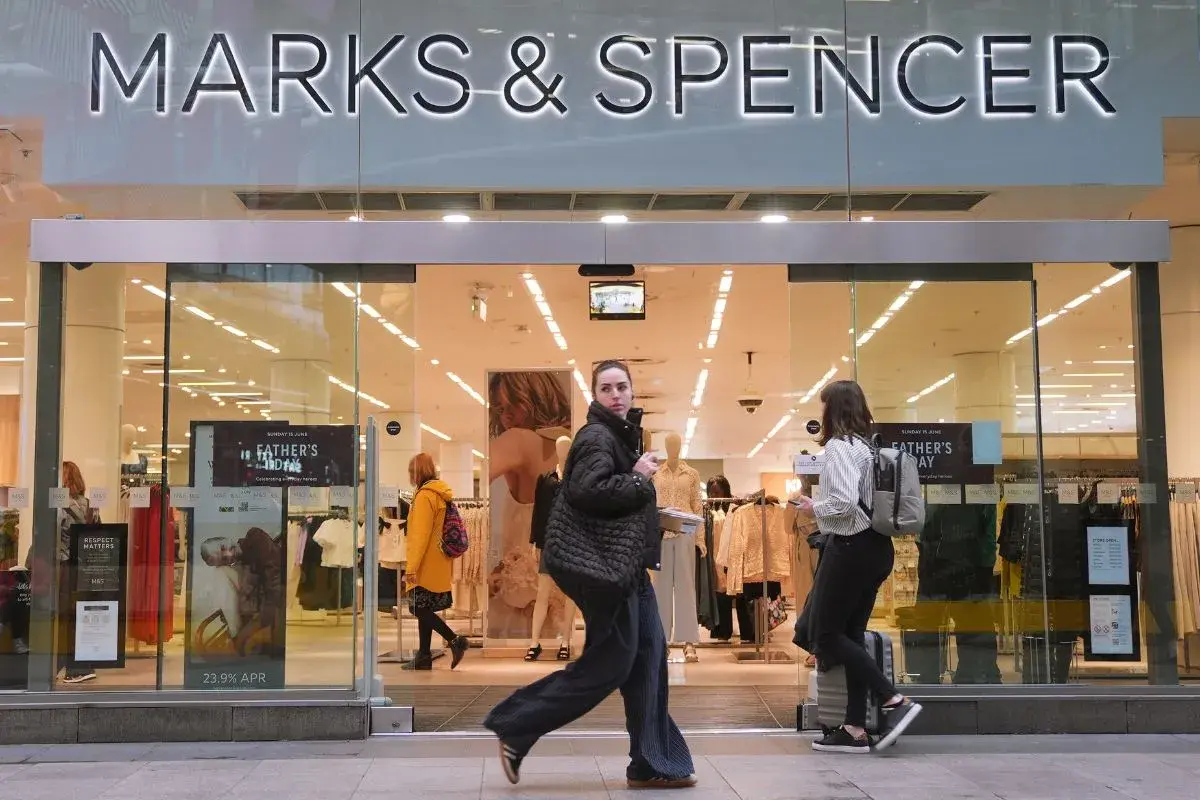 Marks & Spencer: Επιστροφή στην ανάπτυξη μετά την κυβερνοεπίθεση – Στόχος κέρδη άνω των $1,2 δισ.