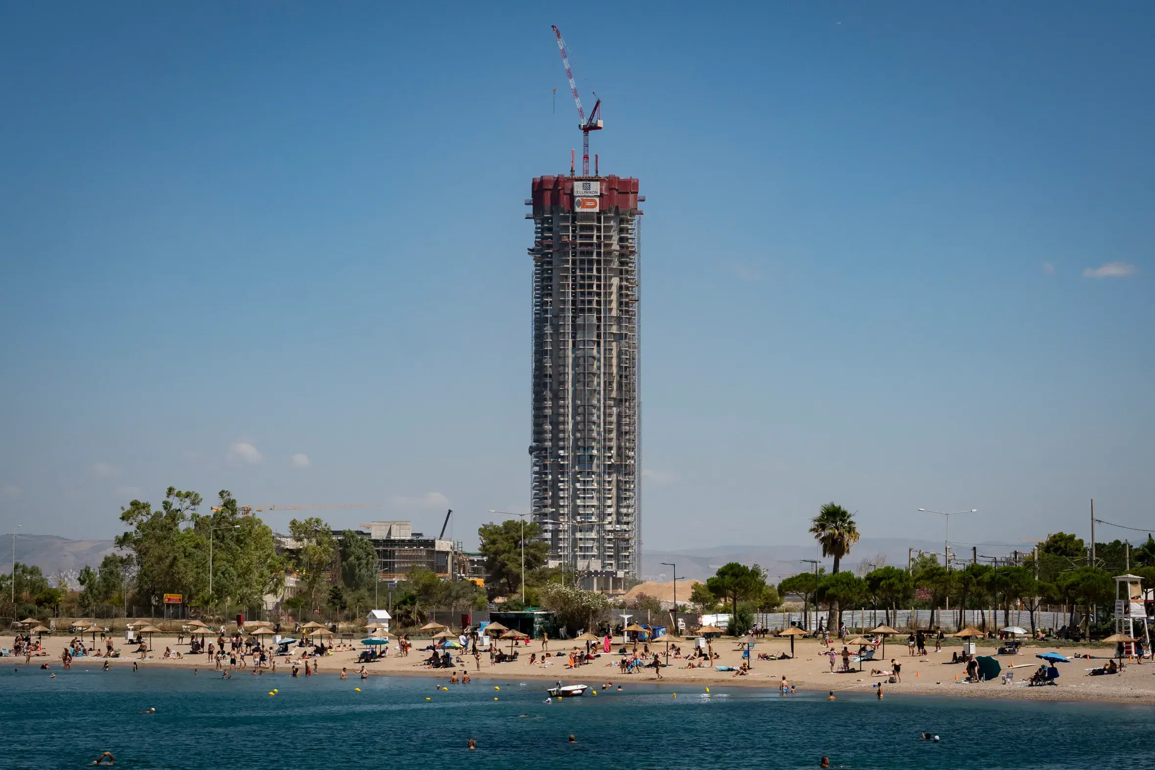 The Times: Αθήνα όπως Ντουμπάι – Ουρανοξύστες, hedge funds και πλούσιοι επενδυτές αλλάζουν το τοπίο