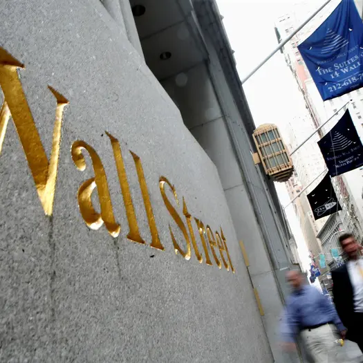 Wall Street: Νέα πτώση και τέταρτη εβδομάδα απωλειών για τους βασικούς δείκτες