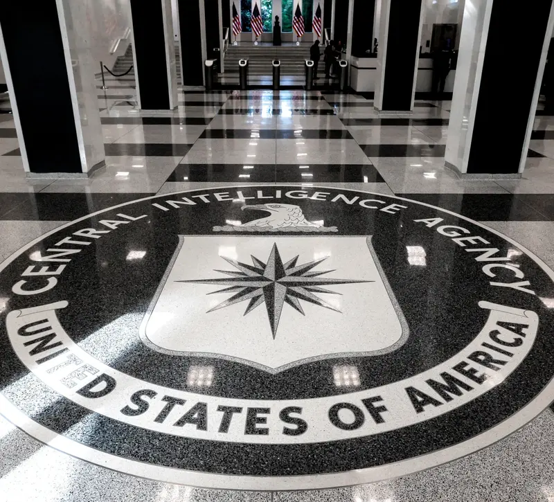 Το κρυφό χρέος της Apple στη CIA