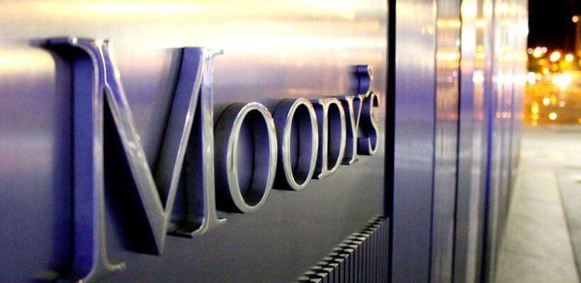 Το μεγάλο ιδιωτικό χρέος είναι βάρος για τις κυπριακές τράπεζες λέει ο Moody's