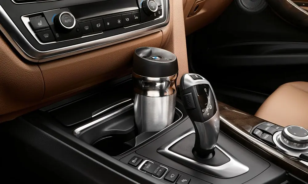 Μεγάλη αυτοκινητοβιομηχανία στα δικαστήρια... για τις ποτηροθήκες