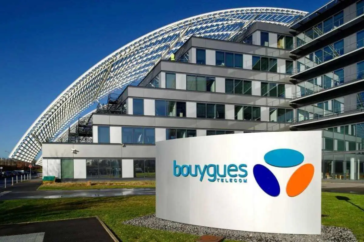 Προειδοποίηση από Bouygues Telecom: «Επικίνδυνη» για την Ευρώπη η αμερικανική κυριαρχία σε δορυφόρους και AI