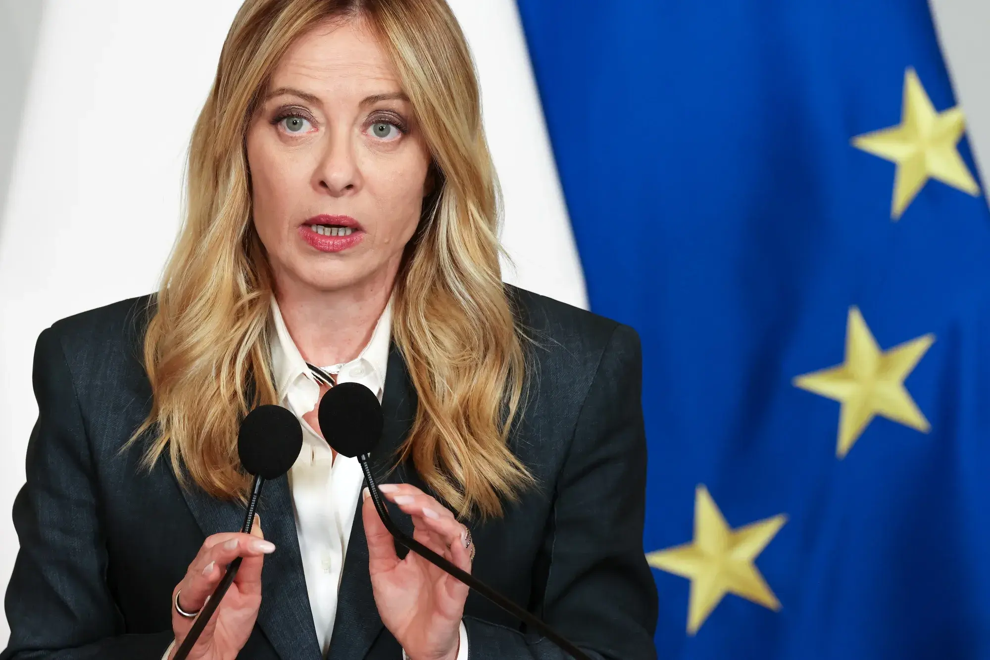 Μελόνι προς CEO της Terna: Ή την προεδρία της Eni ή αποχώρηση με €7,3 εκατ.