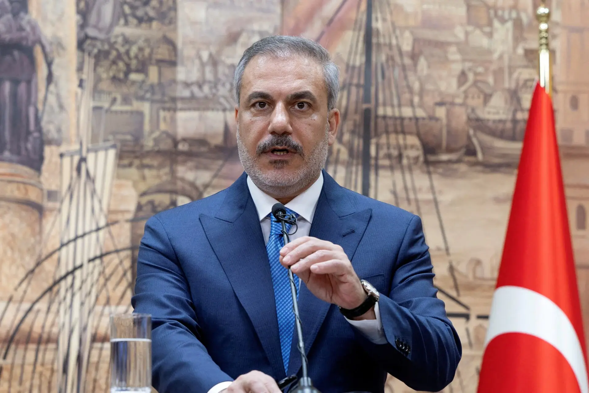 Φιντάν: Για το καλώδιο ζητάμε γραπτή ειδοποίηση – Τι είπε για το casus belli και τη «γαλάζια πατρίδα»
