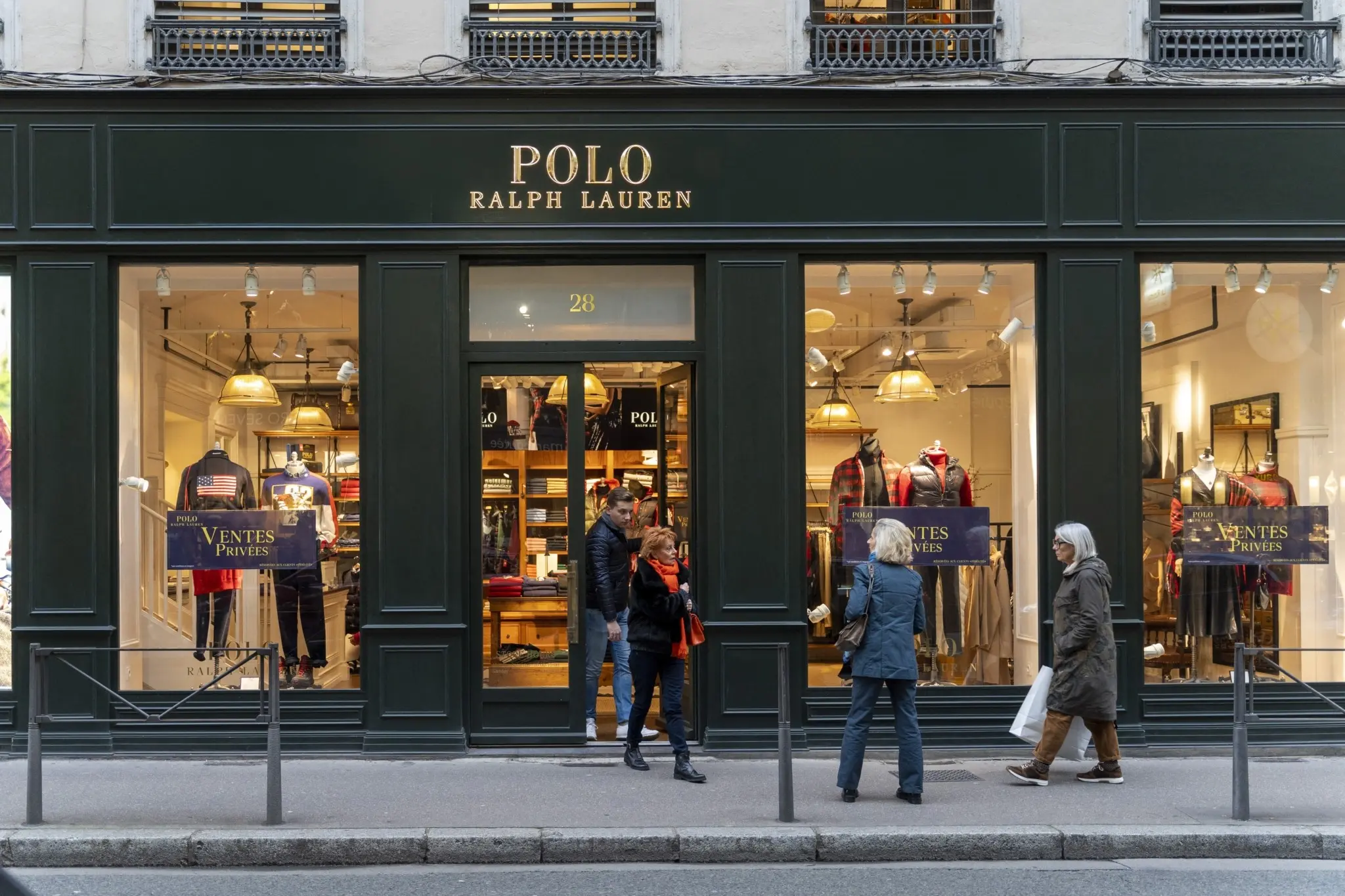 Ralph Lauren: Άλμα 11% για τη μετοχή μετά τα ισχυρά αποτελέσματα και την έκρηξη πωλήσεων στην Κίνα
