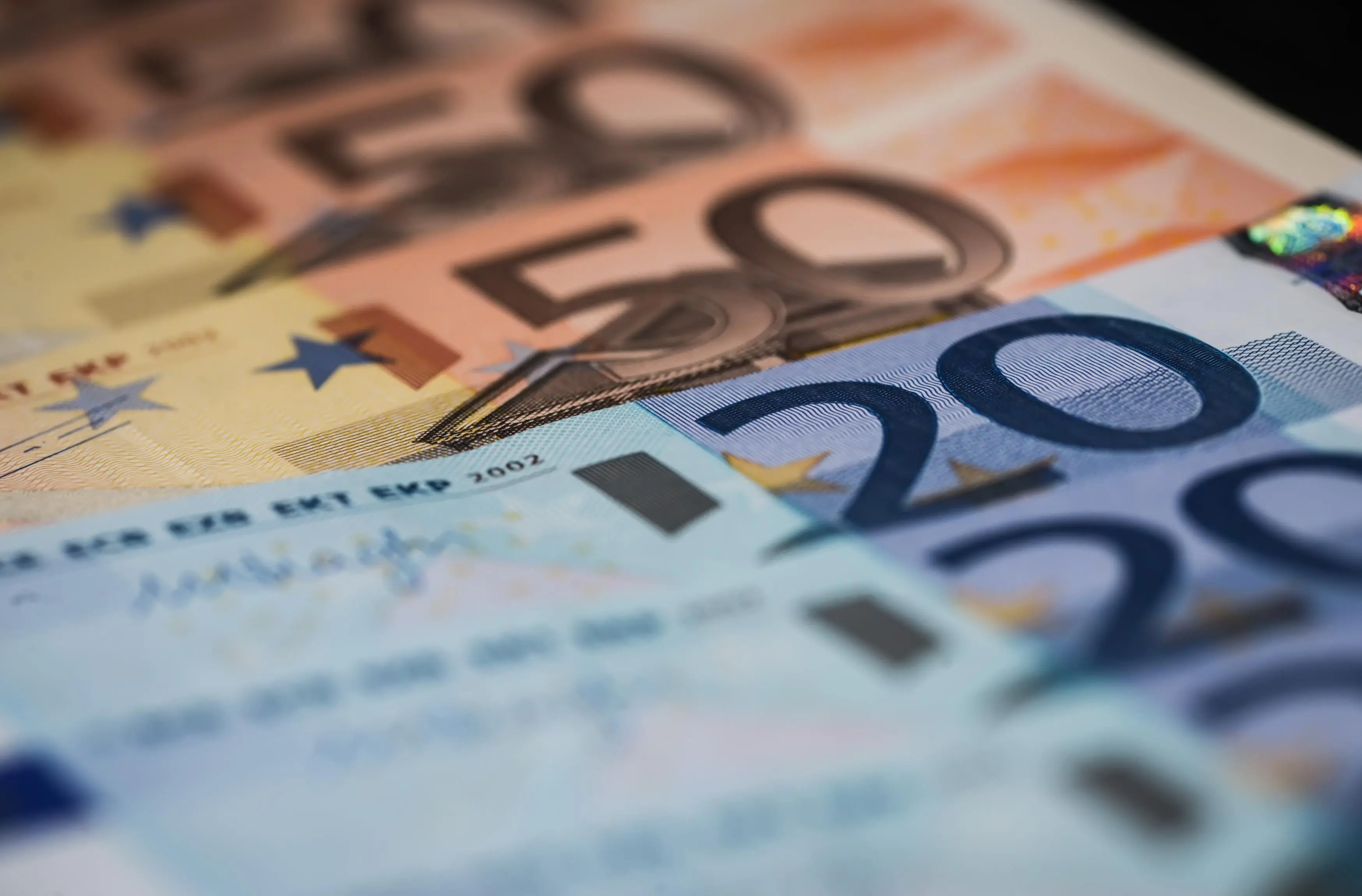 Πώς απάντησαν βουλευτές και υπουργοί όταν ρωτήθηκαν για τα δάνειά τους;