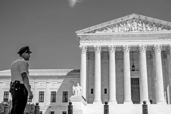 Μυστική νομική μάχη απέναντι σε δημοσιογράφους των New York Times