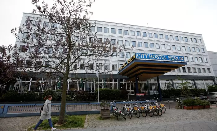 Αυτό είναι το ξενοδοχείο του Κιμ Γιονγκ Ουν στο Βερολίνο (pics)