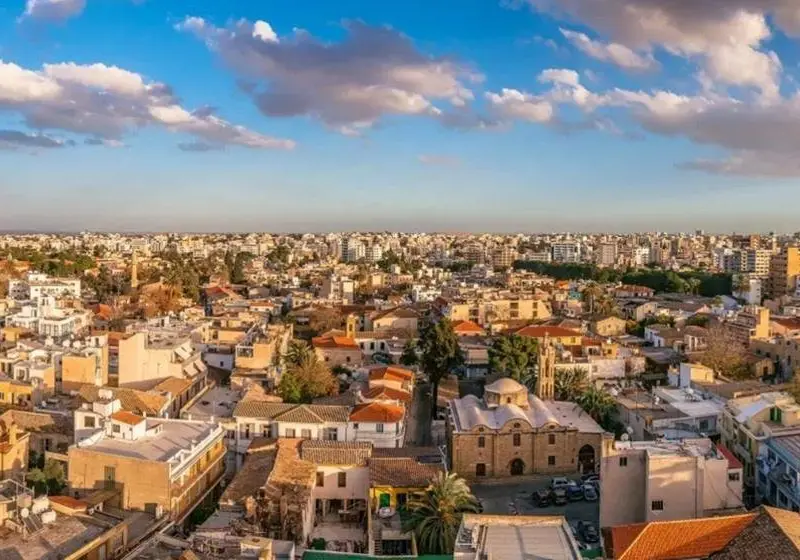 Ξανά στο τραπέζι η αγορά γης από αλλοδαπούς – Σπρώχνει για νομοσχέδιο η Βουλή